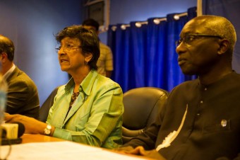 Alta comissária da ONU para direitos humanos, Navi Pillay e assessor da ONU para o genocídio, fazem balanço de sua viagem ao Sudão do Sul em Juba. Foto: UNMISS/Isaac Gideon