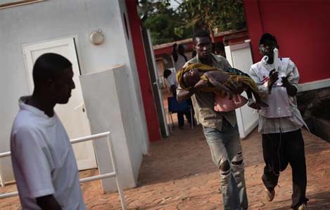 RCA: MSF reduz drasticamente atividades no aeroporto de Bangui após dois dias de violência