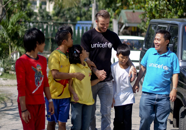 David Beckham participa de campanha do UNICEF e pede ajuda para crianças vítimas da guerra na Síria